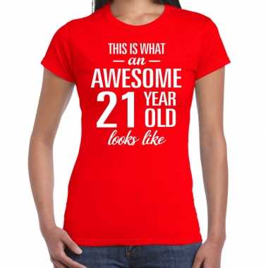 Awesome 21 year / 21 jaar cadeau t shirt rood dames