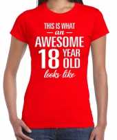 Awesome 18 year 18 jaar cadeau t-shirt rood dames