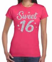 Sweet 16 zilver glitter verjaardag cadeau t-shirt roze dames